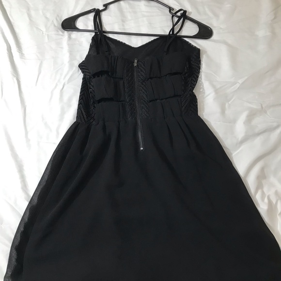 Black Dress - Picture 4 of 5
